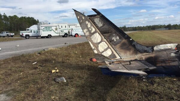 Первые кадры с места падения самолета Cessna 340 в аэропорту Бартау в американском штате Флорида - Sputnik Беларусь