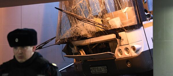 На западе Москвы автобус въехал в подземный переход На западе Москвы автобус въехал в подземный переход - Sputnik Беларусь