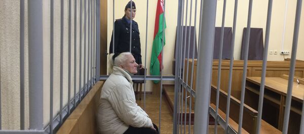 Обвиняемая в краже Климович перед началом судебного заседания - Sputnik Беларусь