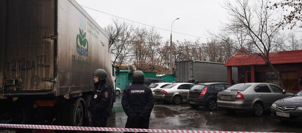 Оцепление полиции возле фабрики Меньшевик в Москве - Sputnik Беларусь