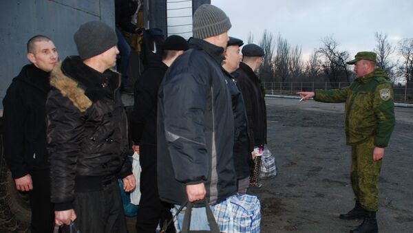 Обмен военнопленными между ДНР и Украиной в Донецкой области - Sputnik Беларусь