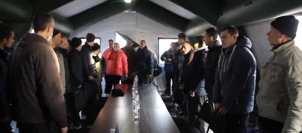 В Донбассе состоялся обмен пленными между Киевом и самопровозглашенными ДНР и ЛНР - Sputnik Беларусь