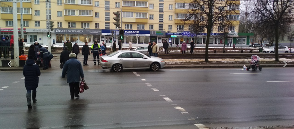 Коляску с ребенком сбила машина в Витебске - Sputnik Беларусь