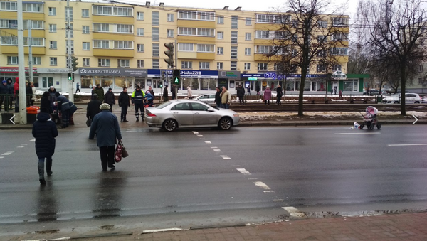 Коляску с ребенком сбила машина в Витебске - Sputnik Беларусь