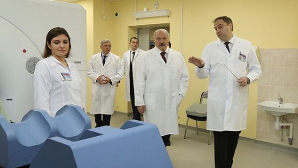 Лукашенко посетил онкологический диспансер - Sputnik Беларусь