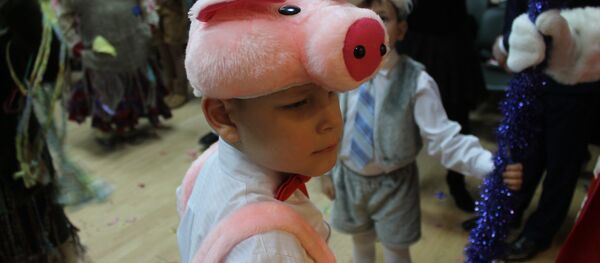 Маленький житель великолетчанского детского дома - Sputnik Беларусь