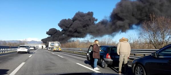 Смертельное ДТП с бензовозом в Италии, видео - Sputnik Беларусь