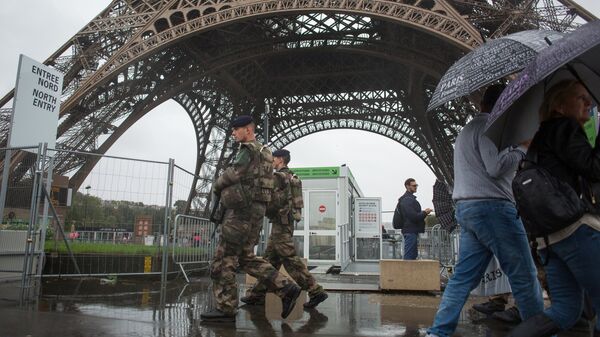 Эйфелева вежа ў Парыжы - Sputnik Беларусь