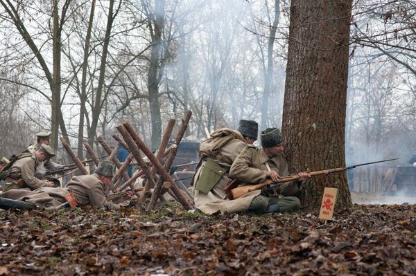 Реконструкция Первой мировой войны в парке усадьбы Немцевичей в Скоках - Sputnik Беларусь