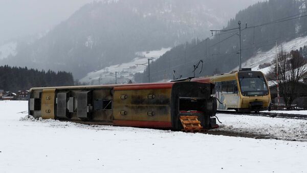 Сильный ветер сдул поезд в Швейцарии - Sputnik Беларусь
