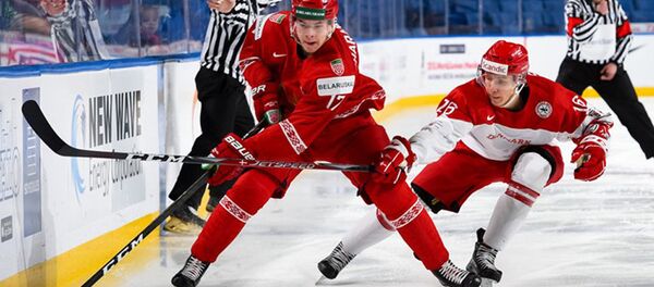 Сборная Беларуси в игре с командой Дании на молодежном чемпионате мира по хоккею в американском Баффало Сборная Беларуси в игре с командой Дании на молодежном чемпионате мира по хоккею в американском Баффало - Sputnik Беларусь