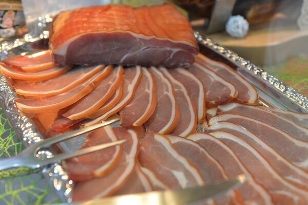 По ценникам: как подорожали продукты, фастфуд и билеты в кино за три года? - Sputnik Беларусь