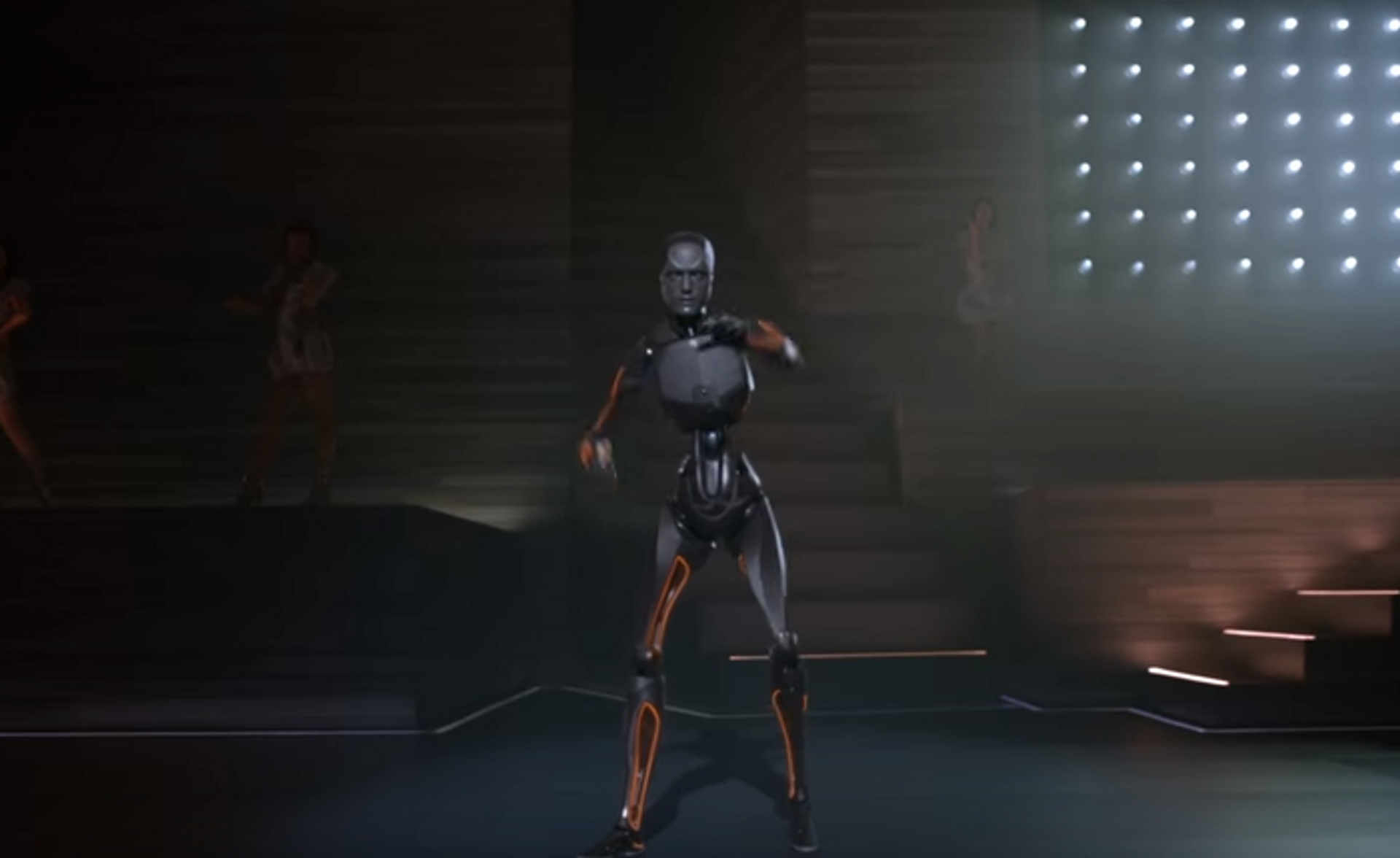 Танец роботов на играх будущего. Робот девушка танцует. Танец робота.