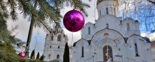 Свято-Елисаветинский монастырь украшают на Рождество - Sputnik Беларусь