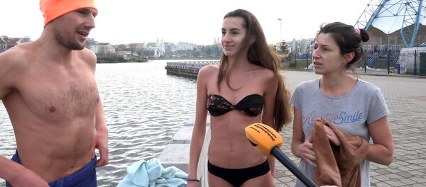 Як аматары зімовага плавання маржуюць без марозу Як аматары зімовага плавання маржуюць без марозу - Sputnik Беларусь