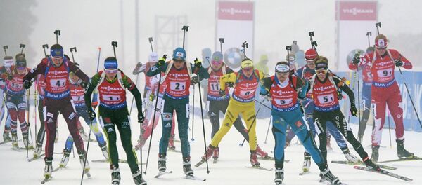 Участницы эстафеты в Оберхофе 7 января - Sputnik Беларусь