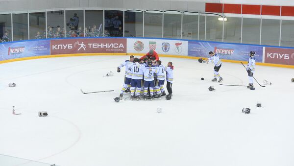 Грифоны и Медведь сражаются в финальном матче Золотой шайбы - Sputnik Беларусь