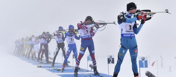 Участники мужской эстафеты в Оберхофе - Sputnik Беларусь