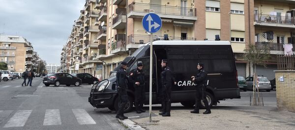 Полицейские в Италии, архивное фото - Sputnik Беларусь