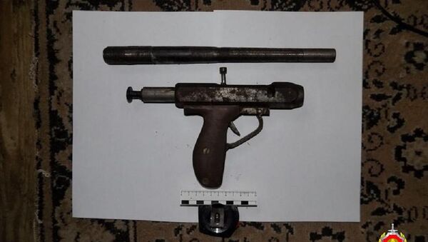 Самодельный пистолет, найденный на месте происшествия - Sputnik Беларусь