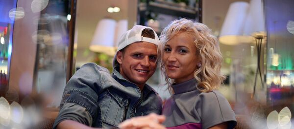 Футболист Дмитрий Тарасов с Ольгой Бузовой - Sputnik Беларусь