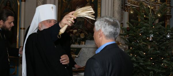 Митрополит Павел (слева) и главный тренер сборной Беларуси по гандболу Юрий Шевцов - Sputnik Беларусь