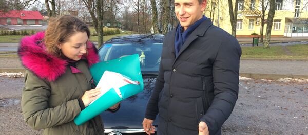 Семья Вивсяных не может подать в суд на Максима Азаренко, который продал им чужую машину - Sputnik Беларусь