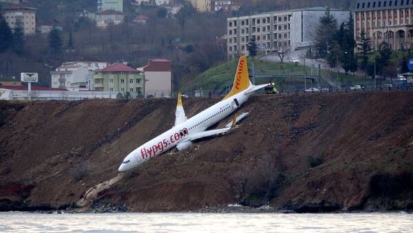 Аварийная посадка самолета Pegasus Airlines в Турции 13 января - Sputnik Беларусь
