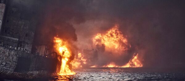 Иранский танкер взорвался у берегов Китая - Sputnik Беларусь