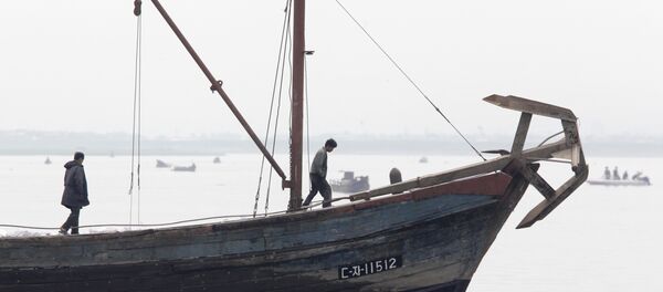 Северокорейская рыбацкая лодка, архивное фото - Sputnik Беларусь