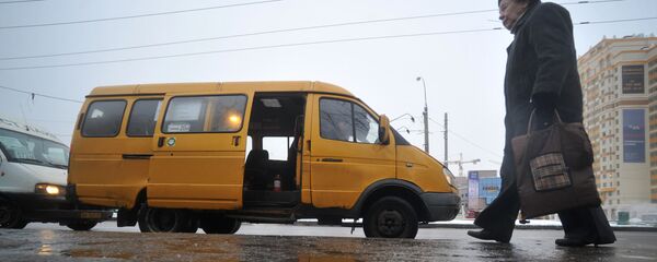 Маршрутное такси в городе, архивное фото - Sputnik Беларусь