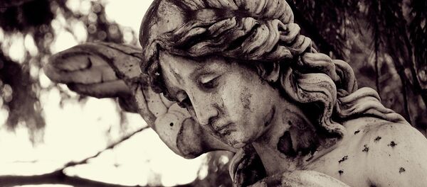 Статуя ангела на кладбище Статуя ангела на кладбище - Sputnik Беларусь