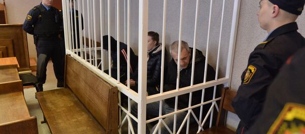 Обвиняемые по делу о двойном заказном убийстве на Алибегова Обвиняемые по делу о двойном заказном убийстве на Алибегова - Sputnik Беларусь