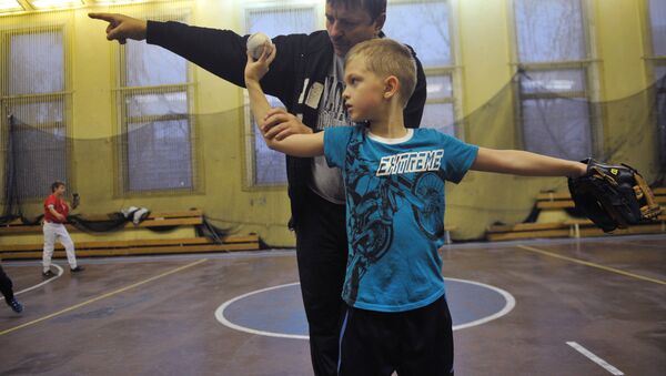 Тренер и воспитанник спортшколы, архивное фото - Sputnik Беларусь