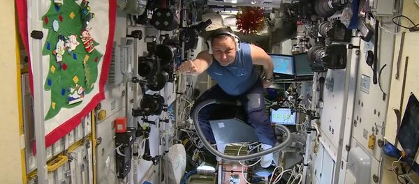 Палёт на пыласосе ў бязважкасці Палёт на пыласосе ў бязважкасці - Sputnik Беларусь