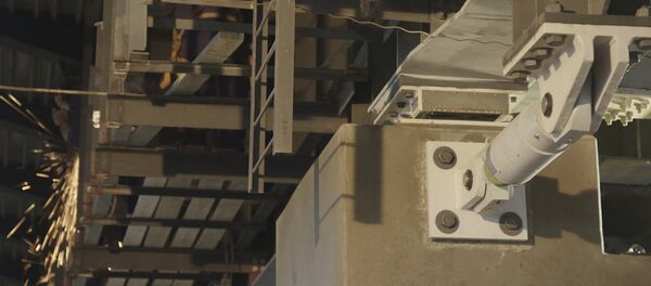 Установка антисейсмических устройств на автодорожной части Крымского моста - Sputnik Беларусь