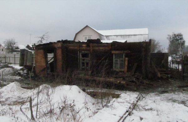 Сгоревший нежилой дом - Sputnik Беларусь