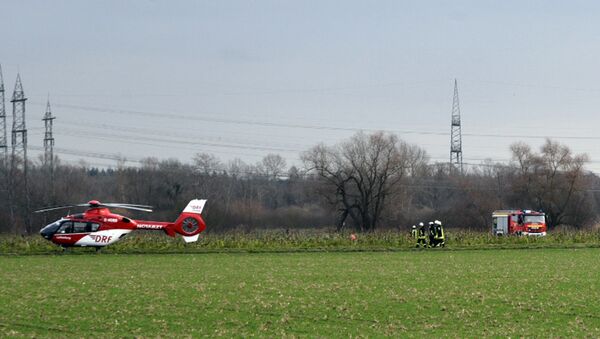 Столкновение легкомоторного самолета и вертолета произошло в небе близ немецкого города Филипсбург - Sputnik Беларусь