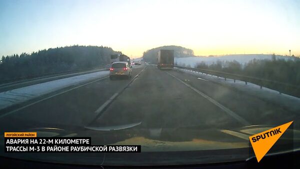 Авария на 22 километре трассы М3 Минск-Витебск - Sputnik Беларусь