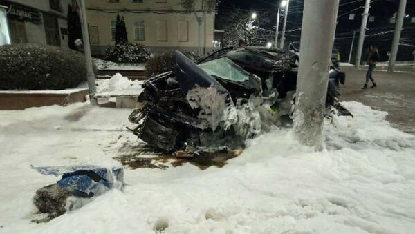 Смертельное ДТП в Витебске: водитель врезался в столб на угнанном авто - Sputnik Беларусь