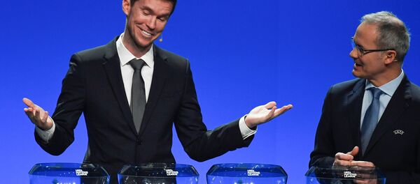 Белорусский футболист Александр Глеб участвует в жеребьевке Лиги наций - Sputnik Беларусь