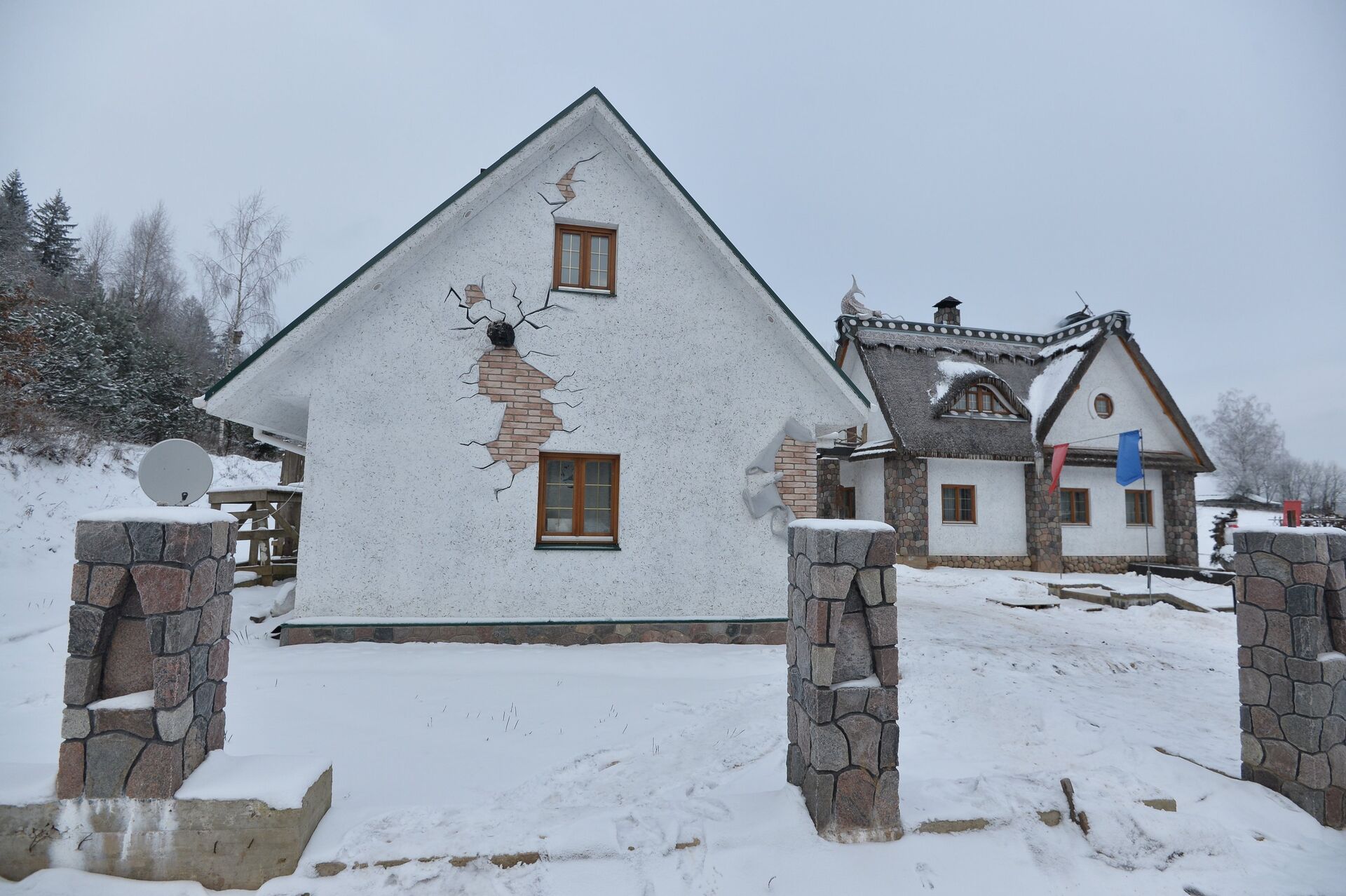 Отремонтированный дом, где бывали Высоцкий и Влади - Sputnik Беларусь, 1920, 25.01.2023