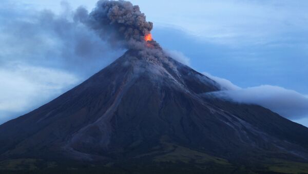 Проснувшийся вулкан Майон на Филиппинах - Sputnik Беларусь