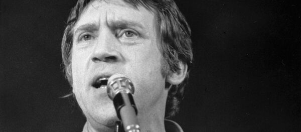 Артист Театра на Таганке Владимир Высоцкий во время выступления - Sputnik Беларусь