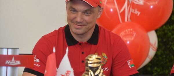 Сергей Вязович на пресс-конференции в аэропорту Минск - Sputnik Беларусь