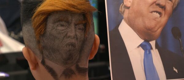 Необычный парикмахер делает клиентам портреты Трампа и Путина на затылках - Sputnik Беларусь