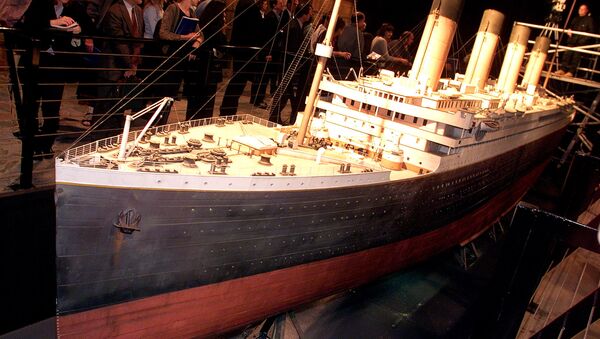 Модель Титаника, использовавшаяся в съемках фильма Кэмерона - Sputnik Беларусь