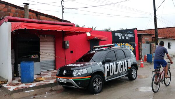 Бразильская полиция возле клуба, где погибли 14 человек - Sputnik Беларусь