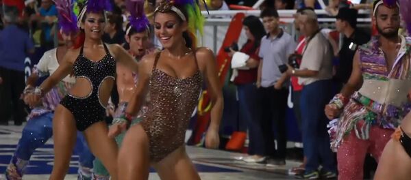 Традиционный карнавал начался в парагвайском городе Энкарнасьон - Sputnik Беларусь