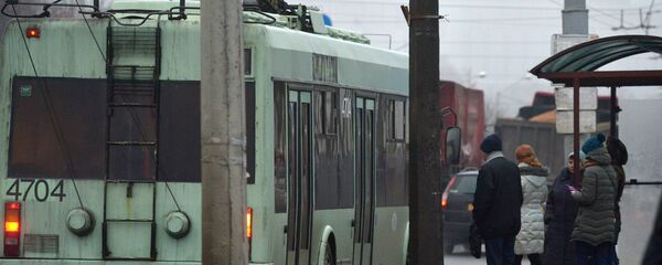 Остановка общественного транспорта в Минске, архивное фото - Sputnik Беларусь